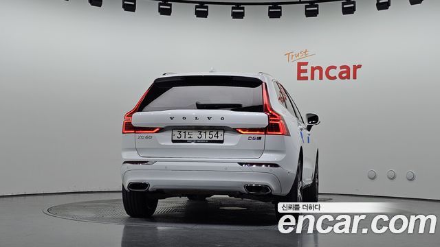 Volvo XC60 2018 — photo 4
