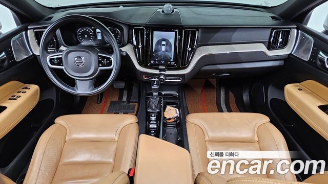 Volvo XC60 2018 — photo 7