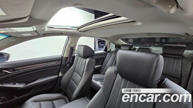 Honda Accord 2020 — photo 24