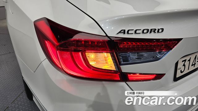 Honda Accord 2020 — photo 9