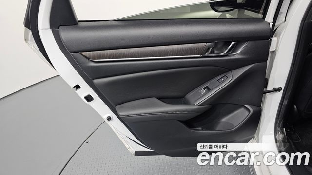 Honda Accord 2020 — photo 15
