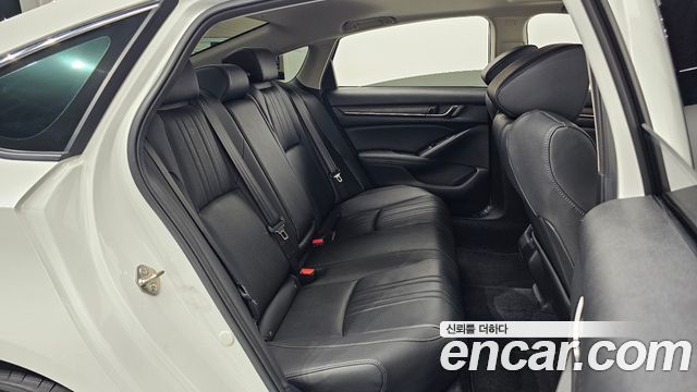 Honda Accord 2020 — photo 16