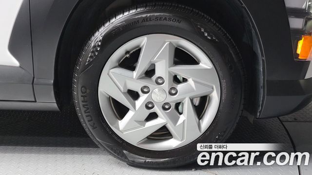 Hyundai Kona 2023 — photo 7