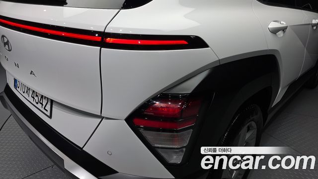 Hyundai Kona 2023 — photo 9