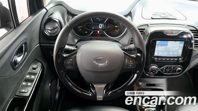 Renault Korea QM3 2016 — photo 13
