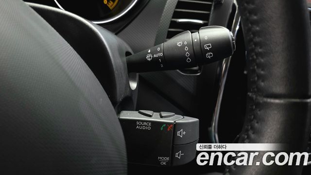 Renault Korea QM3 2016 — photo 16