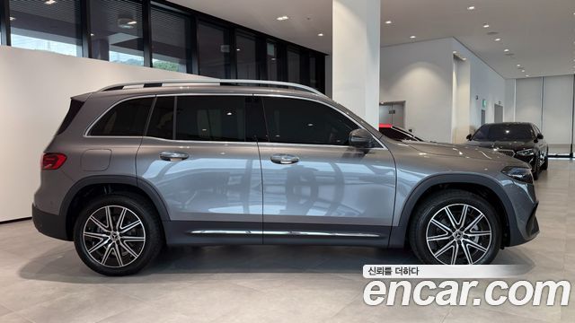 Mercedes-Benz EQB 2026 — photo 9