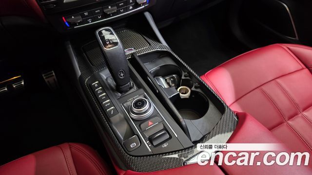 Maserati Levante 2019 — photo 12