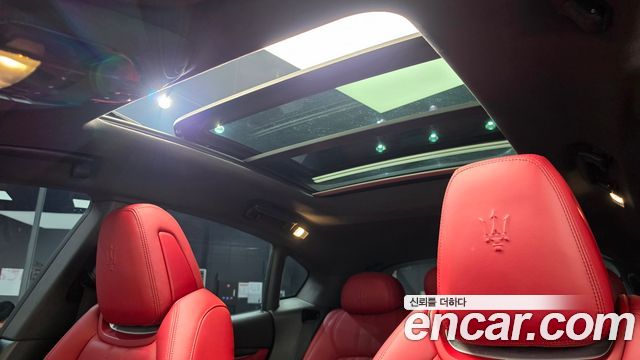 Maserati Levante 2019 — photo 21
