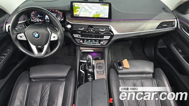 BMW Gran Turismo 2023 — photo 10