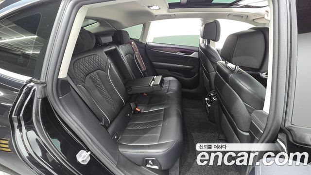 BMW Gran Turismo 2023 — photo 17