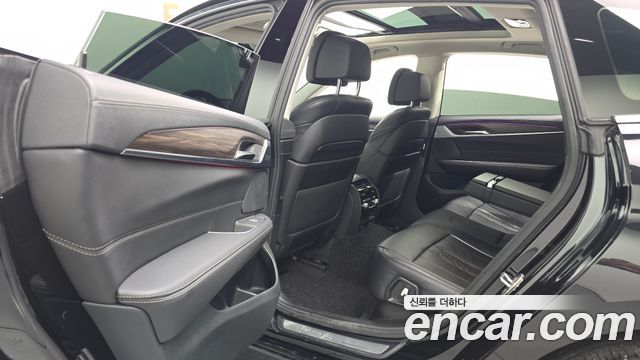 BMW Gran Turismo 2023 — photo 18