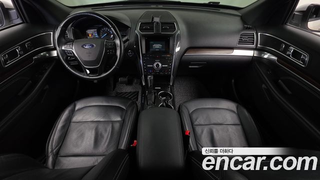 Ford Explorer 2017 — photo 10