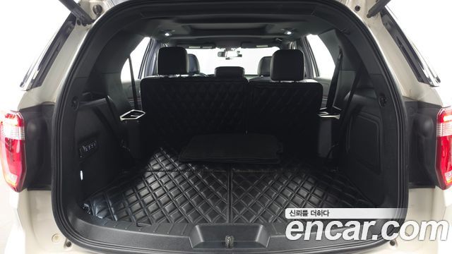 Ford Explorer 2017 — photo 26