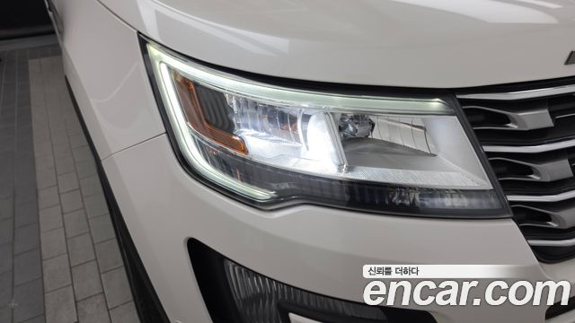 Ford Explorer 2017 — photo 8