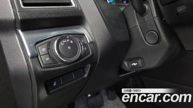 Ford Explorer 2017 — photo 29