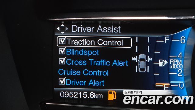 Ford Explorer 2017 — photo 32