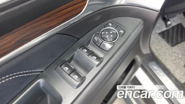 Ford Explorer 2017 — photo 36
