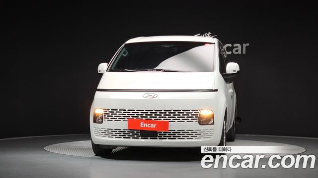 Hyundai Staria 2023 — photo 3