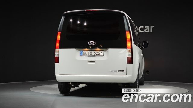 Hyundai Staria 2023 — photo 4