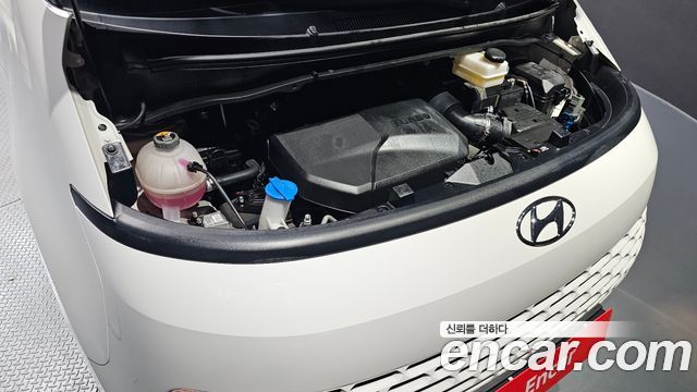 Hyundai Staria 2023 — photo 6