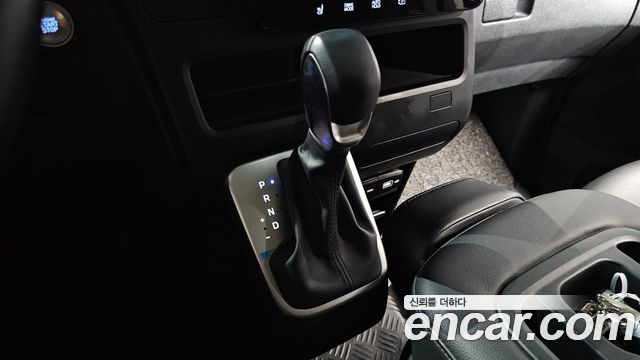 Hyundai Staria 2023 — photo 12