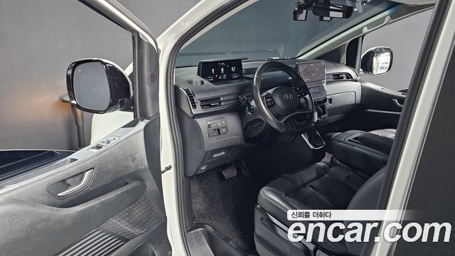 Hyundai Staria 2023 — photo 13