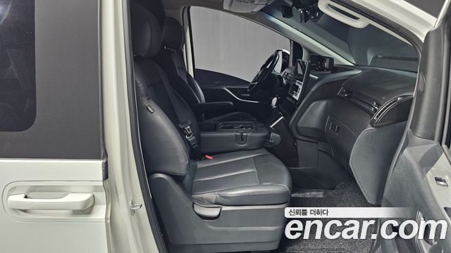 Hyundai Staria 2023 — photo 17