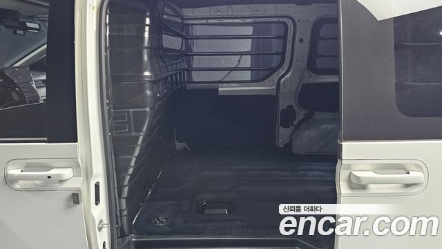 Hyundai Staria 2023 — photo 18