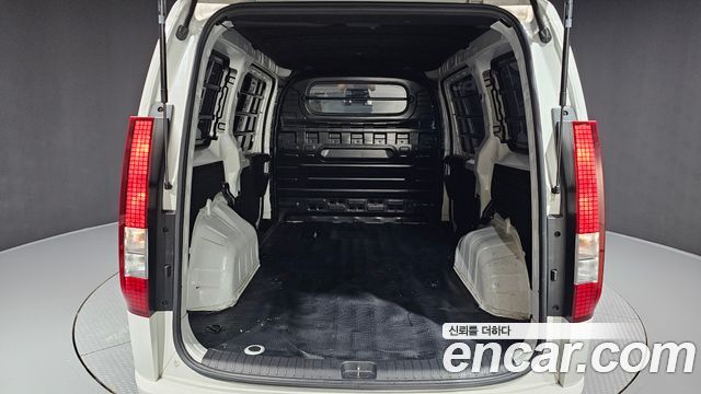 Hyundai Staria 2023 — photo 26