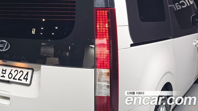 Hyundai Staria 2023 — photo 9