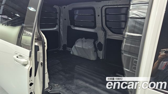 Hyundai Staria 2023 — photo 28