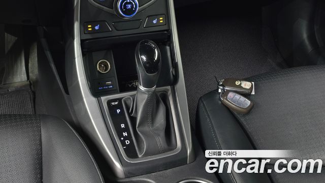 Hyundai AVANTE 2014 — photo 12