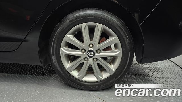 Hyundai AVANTE 2014 — photo 7