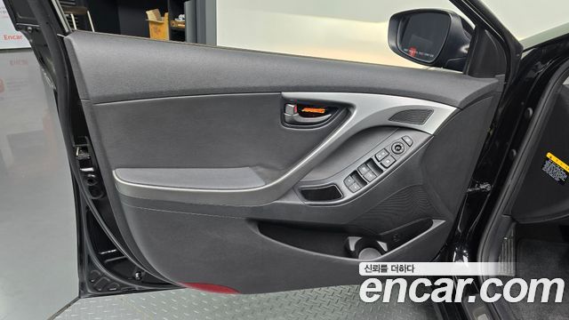 Hyundai AVANTE 2014 — photo 14