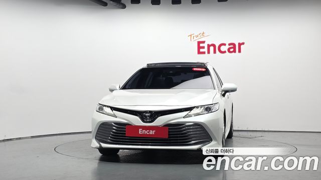 Toyota Camry 2019 — photo 3
