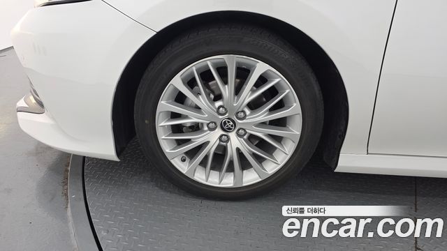Toyota Camry 2019 — photo 5