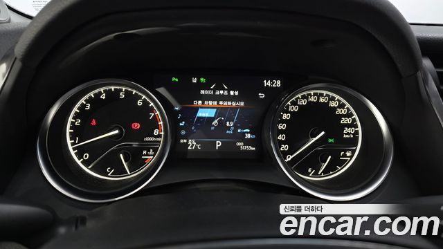 Toyota Camry 2019 — photo 11