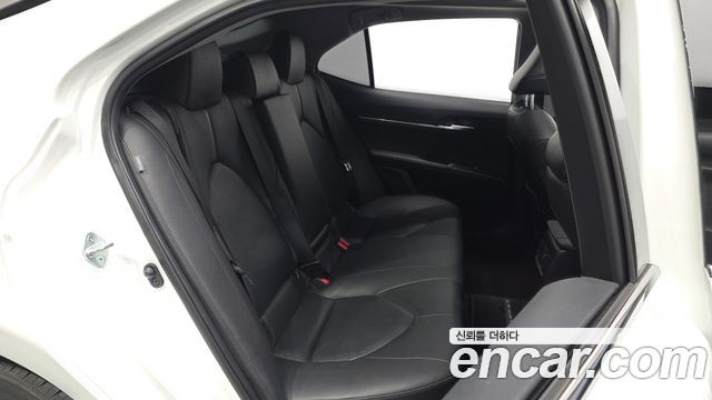 Toyota Camry 2019 — photo 17