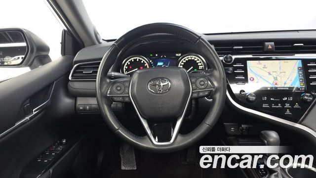 Toyota Camry 2019 — photo 18
