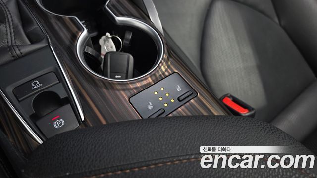 Toyota Camry 2019 — photo 24