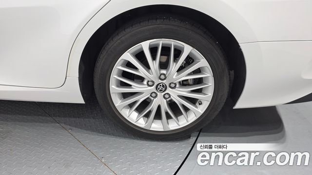Toyota Camry 2019 — photo 7