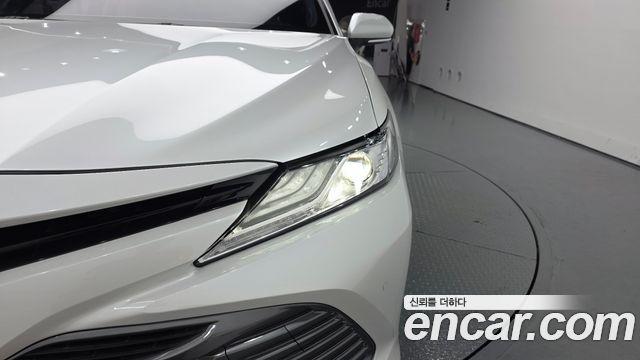 Toyota Camry 2019 — photo 8