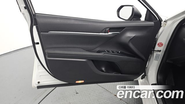 Toyota Camry 2019 — photo 14