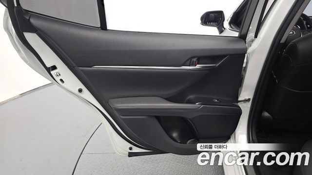 Toyota Camry 2019 — photo 15