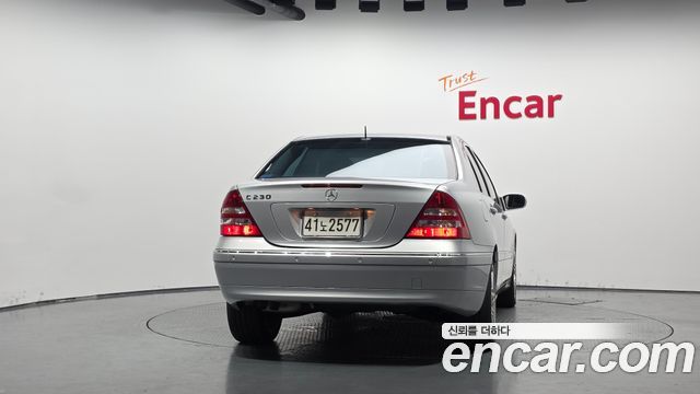Mercedes-Benz C-Class 2007 — photo 4