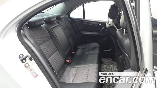 Mercedes-Benz C-Class 2007 — photo 17