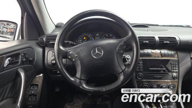 Mercedes-Benz C-Class 2007 — photo 18