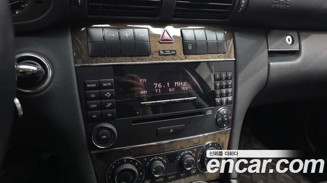 Mercedes-Benz C-Class 2007 — photo 20
