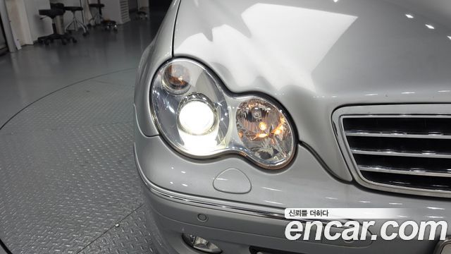 Mercedes-Benz C-Class 2007 — photo 8